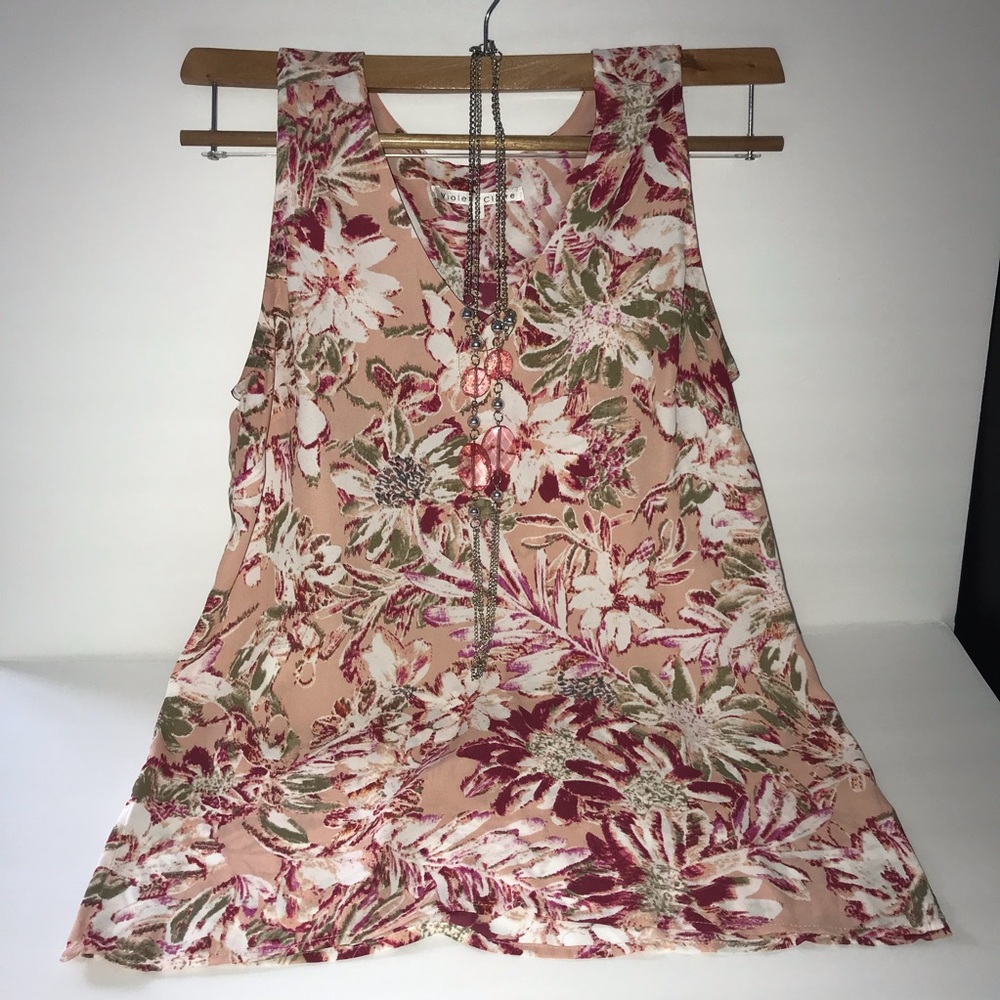 Women blouse flowering